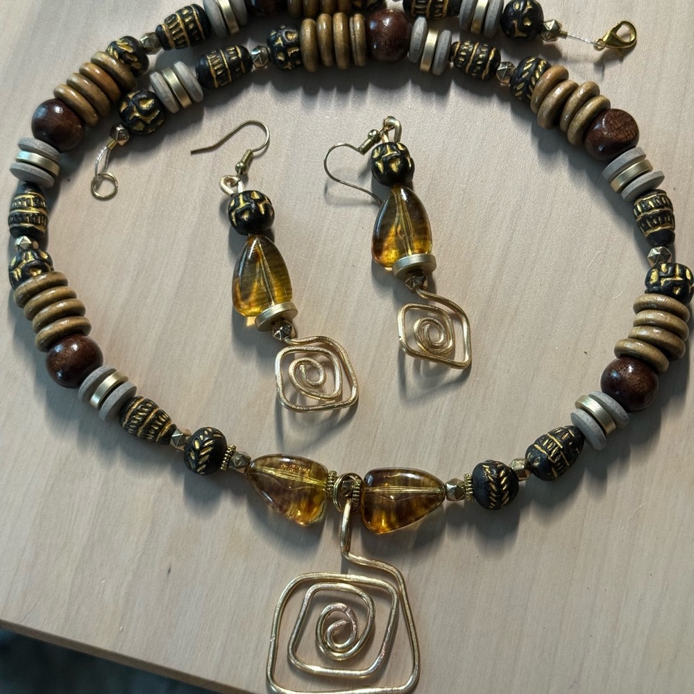 Elegant Gold and Brown Beaded Necklace and Earring Set